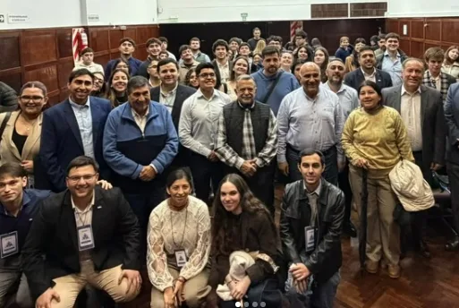 Manzur participó de un encuentro de jóvenes políticos en Tucumán
